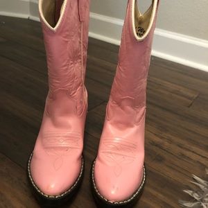 Adorable pink cowgirl boots
